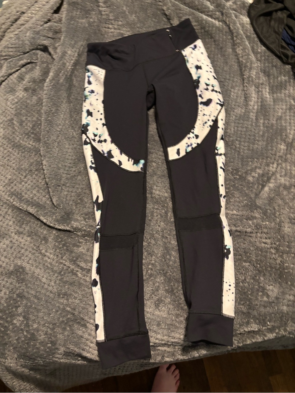 Womens size M Calia Black Athletic Leggings with White Speckle Panels